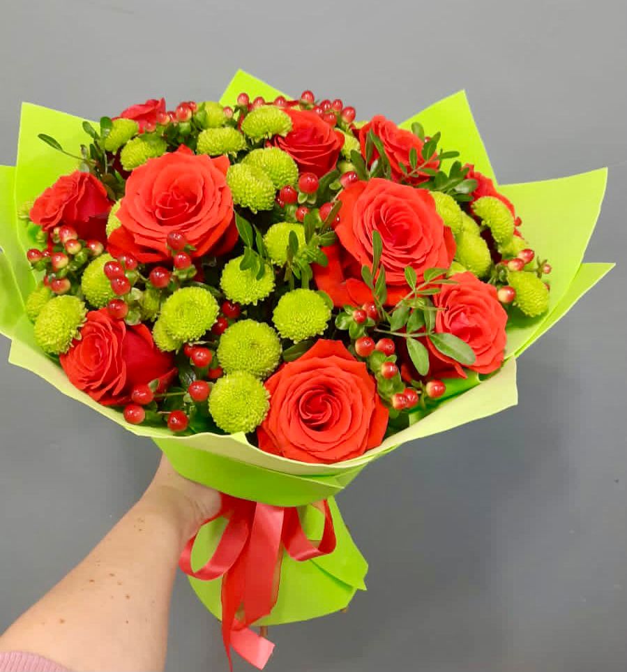 Букет цветов из: Хризантемы и Розы в Якутске