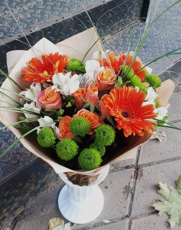 Букет цветов из: Герберы, Хризантемы, Альстромерии и Розы в Якутске