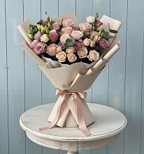 Букет цветов из:  Розы и Лизиантусы в Якутске