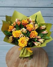 Букет цветов из:  Альстромерии и Розы в Якутске