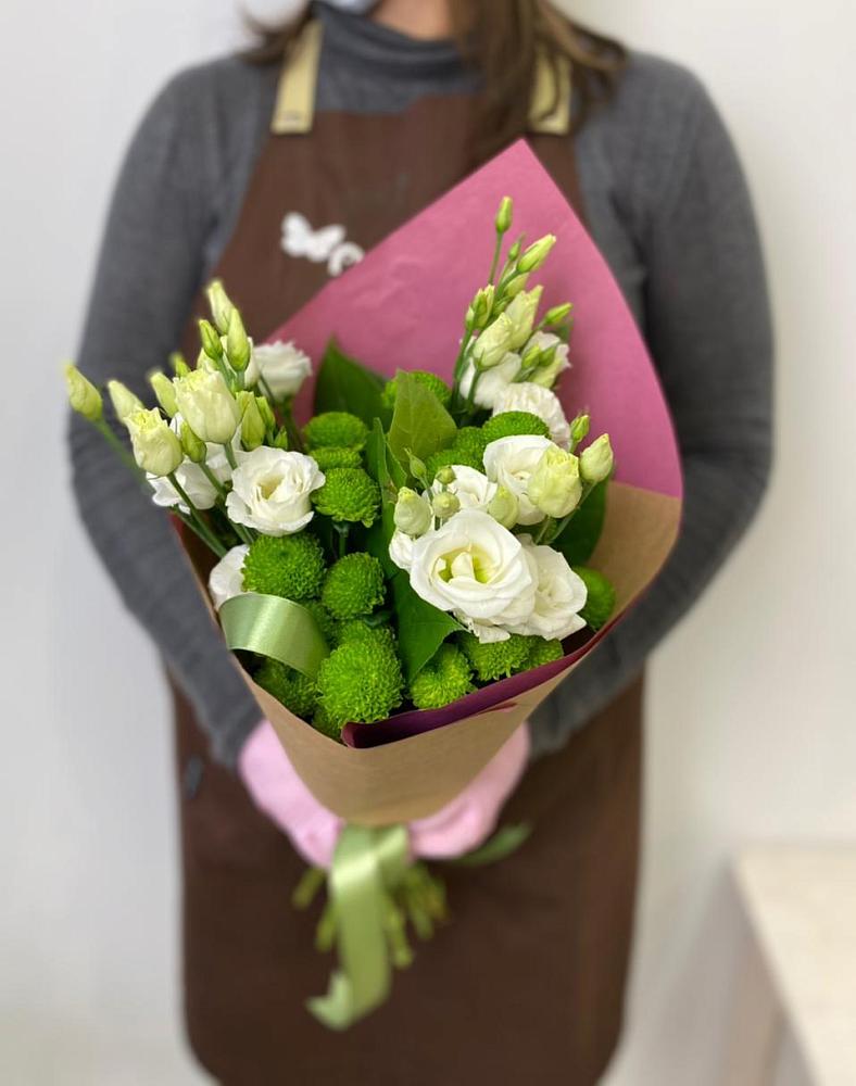 Букет цветов из: Хризантемы и Лизиантусы в Якутске