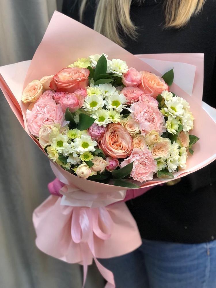 Букет цветов из: Гвоздики, Розы и Хризантемы в Якутске