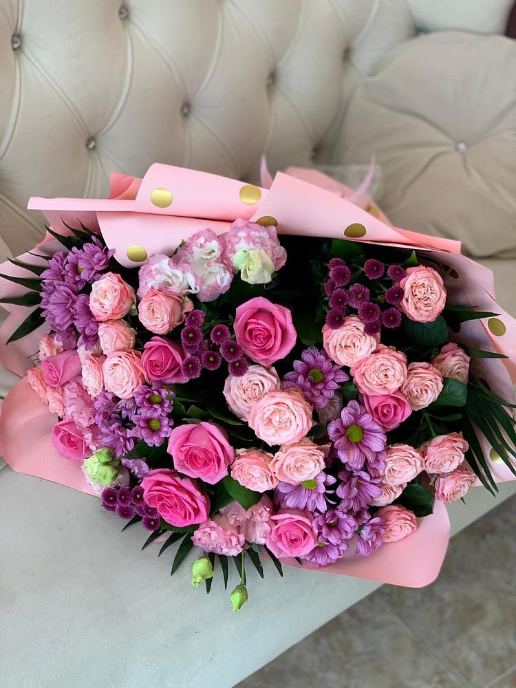 Букет цветов из: Хризантемы, Розы и Лизиантусы в Якутске