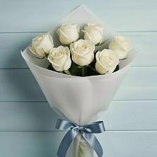 7 Белых роз Эдлесс Лав в Якутске Букет 7 Белых роз Эдлесс Лав в Якутске