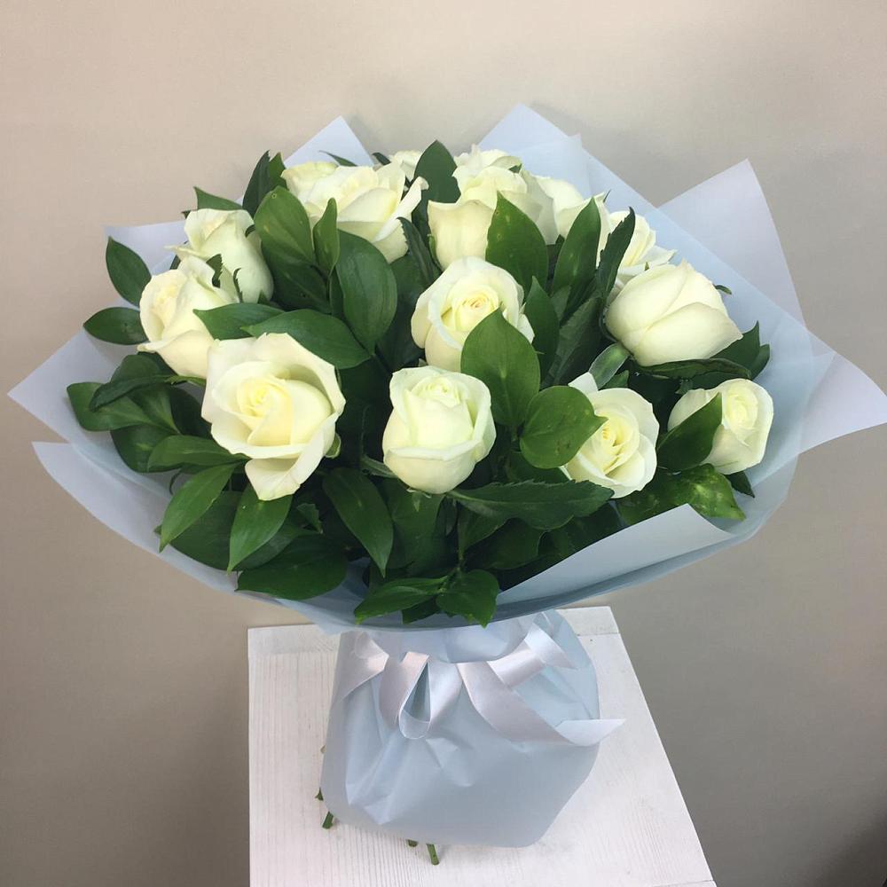 Букет 15 Белых роз Проуд в Якутске