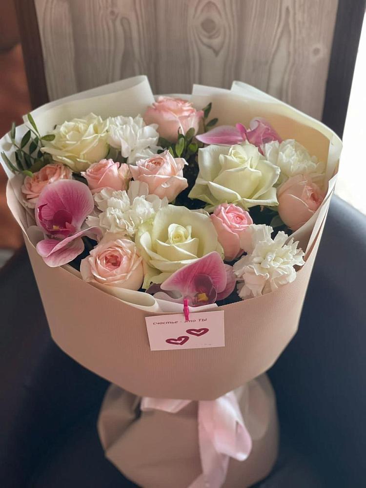 Букет цветов из: Орхидеи, Розы и Гвоздики в Якутске