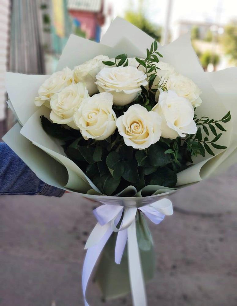 Букет Белые розы Проуд в Якутске