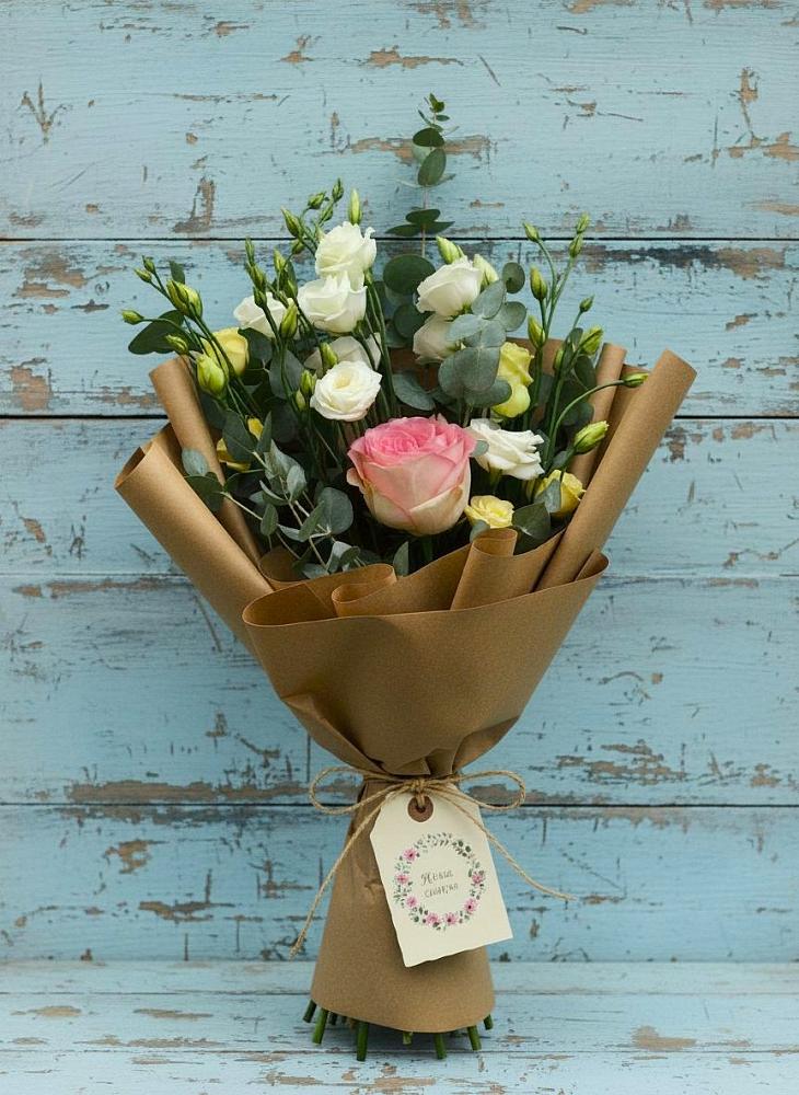 Букет цветов из: Розы и Лизиантусы в Якутске