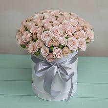 Цветочная композиция из Розы в шляпной коробке в Якутске