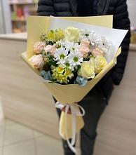 Букет цветов из:  Альстромерии, Розы и Хризантемы в Якутске