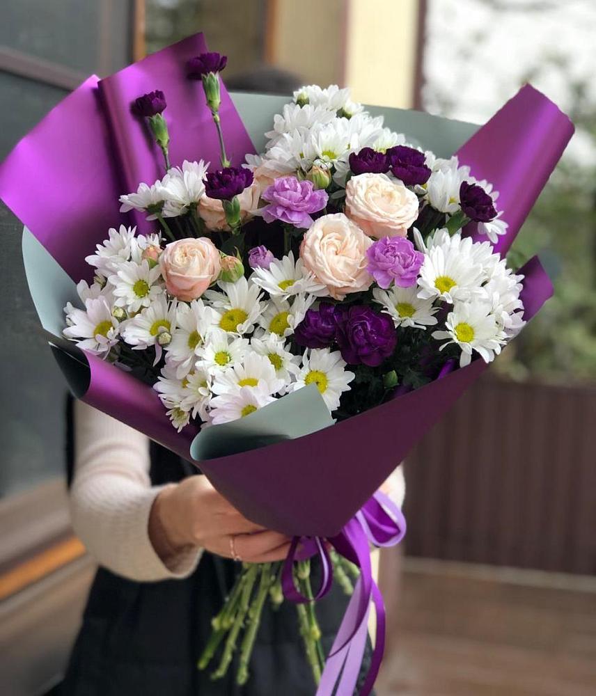 Букет цветов из: Хризантемы, Гвоздики и Розы в Якутске