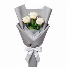 Букет 3 белые розы в Якутске