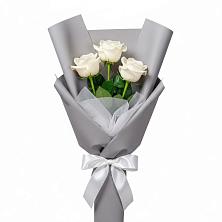 Букет 3 белые розы в Якутске Букет 3 белые розы в Якутске