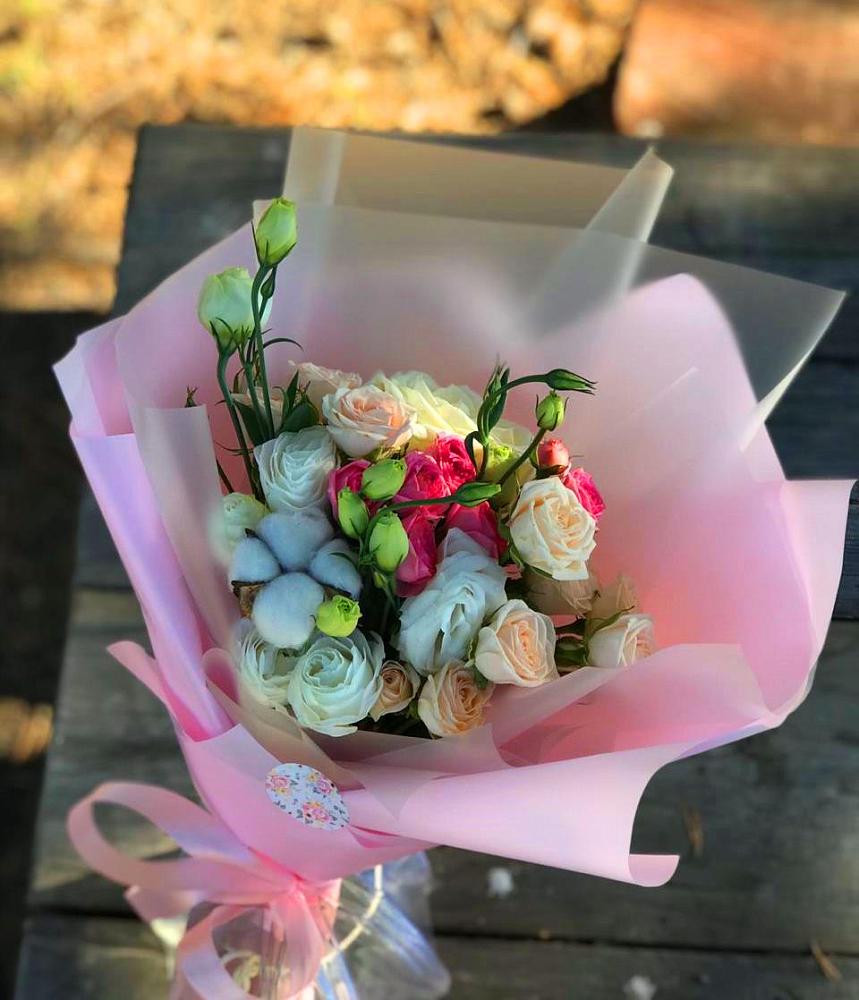 Букет цветов из: Розы и Лизиантусы в Якутске