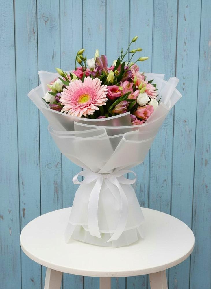 Букет цветов из: Герберы, Альстромерии и Лизиантусы в Якутске