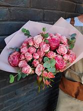 Букет розы в пальмах в Якутске Букет цветов из: Розы в Якутске