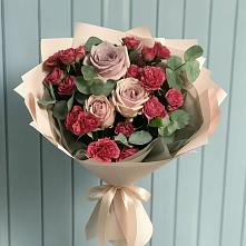 Букет цветов из:  Гвоздики и Розы в Якутске