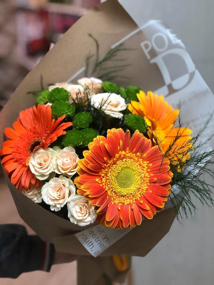 Букет цветов из: Герберы, Хризантемы и Розы в Якутске