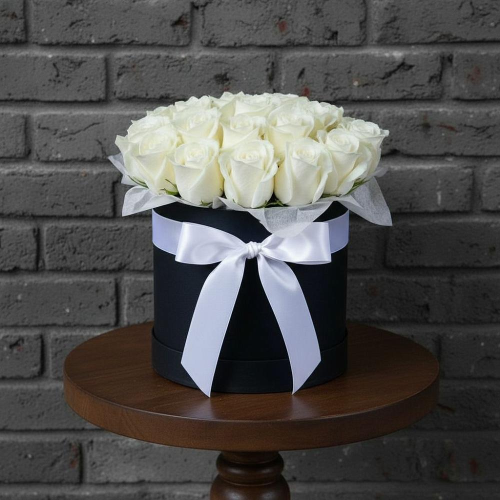 Композиция воздушная нежность в Якутске Цветочная композиция из Розы в шляпной коробке в Якутске