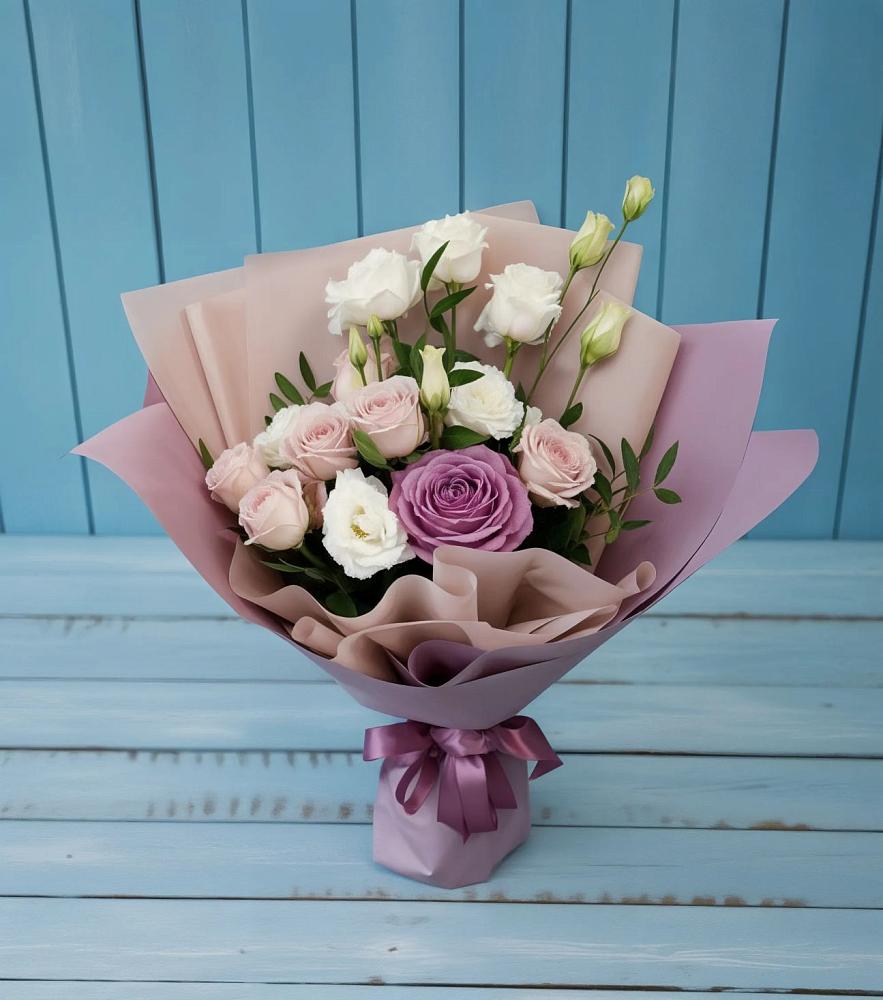 Букет цветов из: Розы и Лизиантусы в Якутске